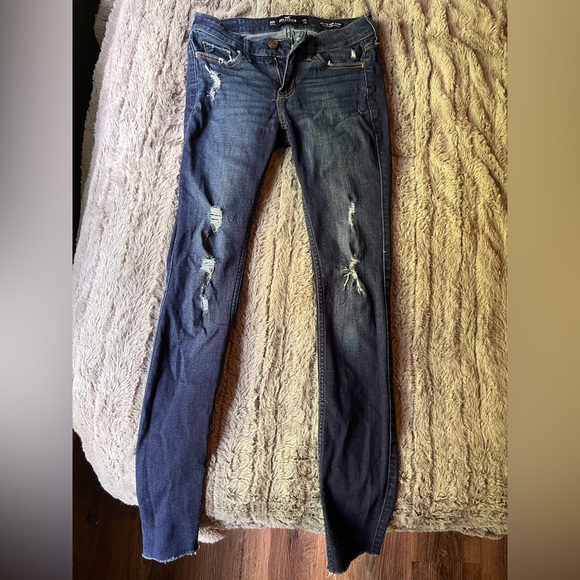 Hollister Blue Skinny Jeans Distressed Style - Picture 2 of 5